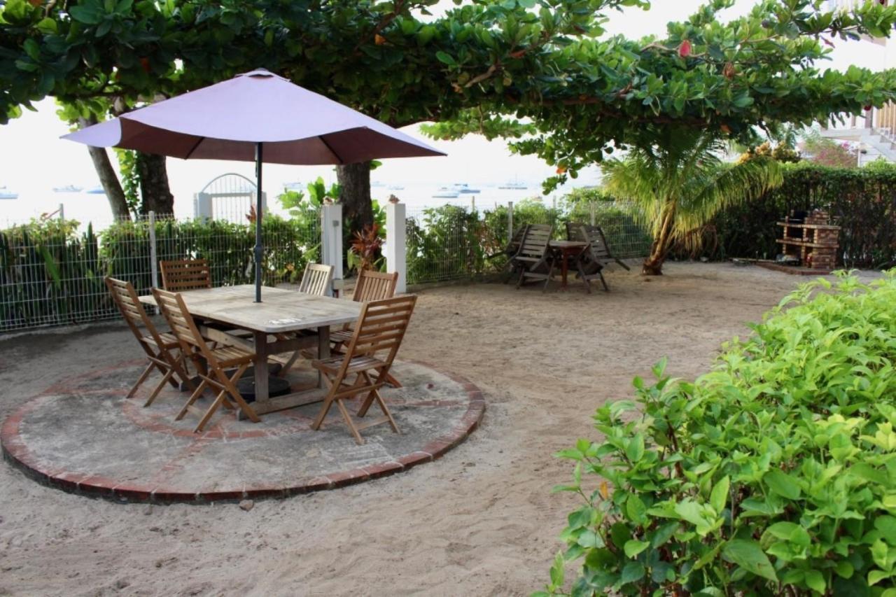 Villa Bougainvillier เลส์ทรัวส์-ซีเลต์ ภายนอก รูปภาพ